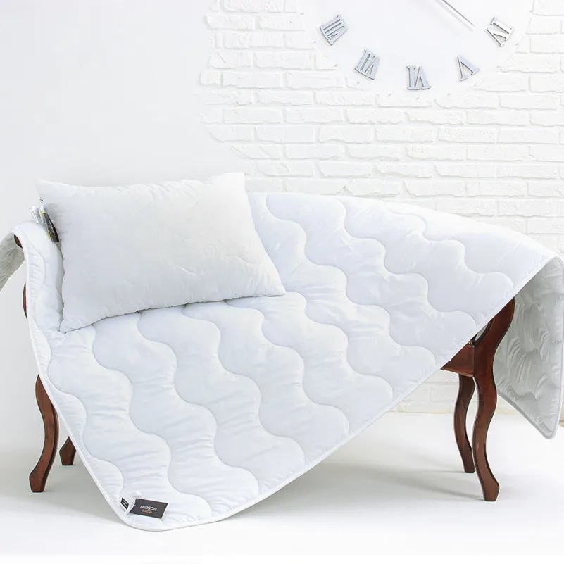 MirSon Eco Light White pillow detail